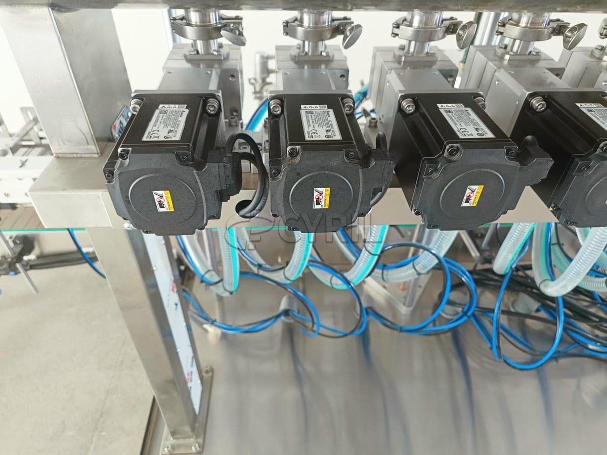 Fully automatic eight-head gear pump filling machine