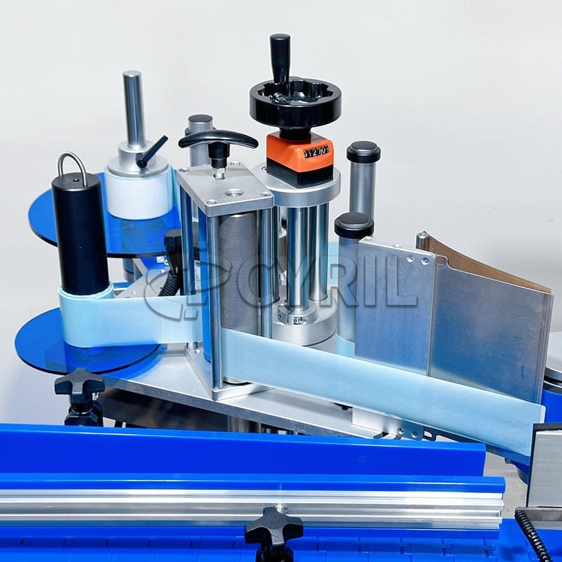 Fully automatic round bottle positioning and labeling machine