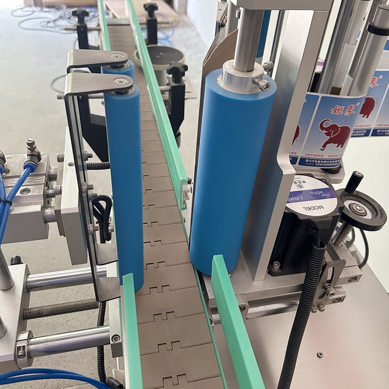 Fully automatic round bottle positioning and labeling machine