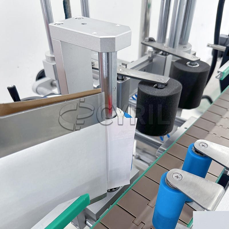 Fully automatic round bottle positioning and labeling machine