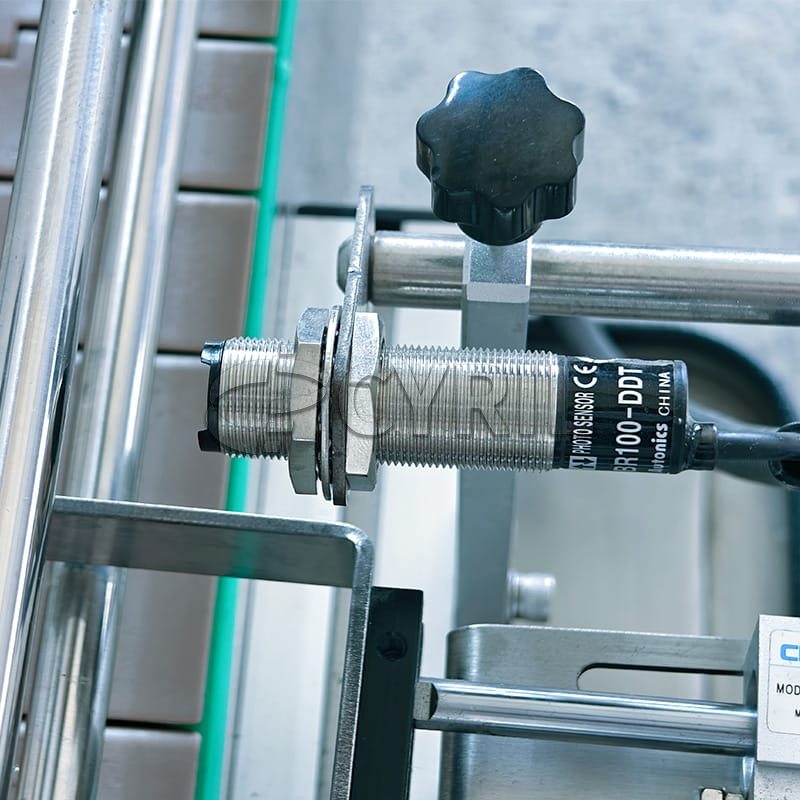 Fully automatic magnetic pump filling machine