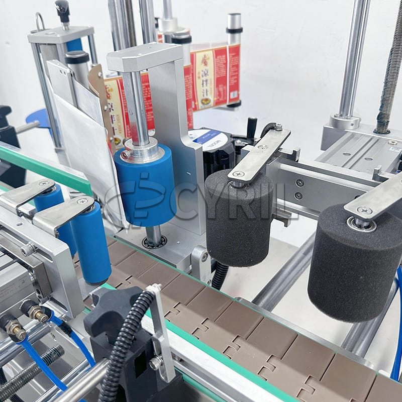 Desktop positioning labeling machine