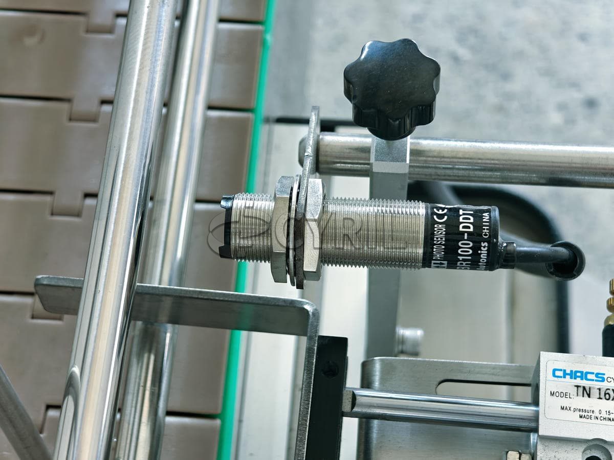 Desktop four-head magnetic pump liquid filling machine