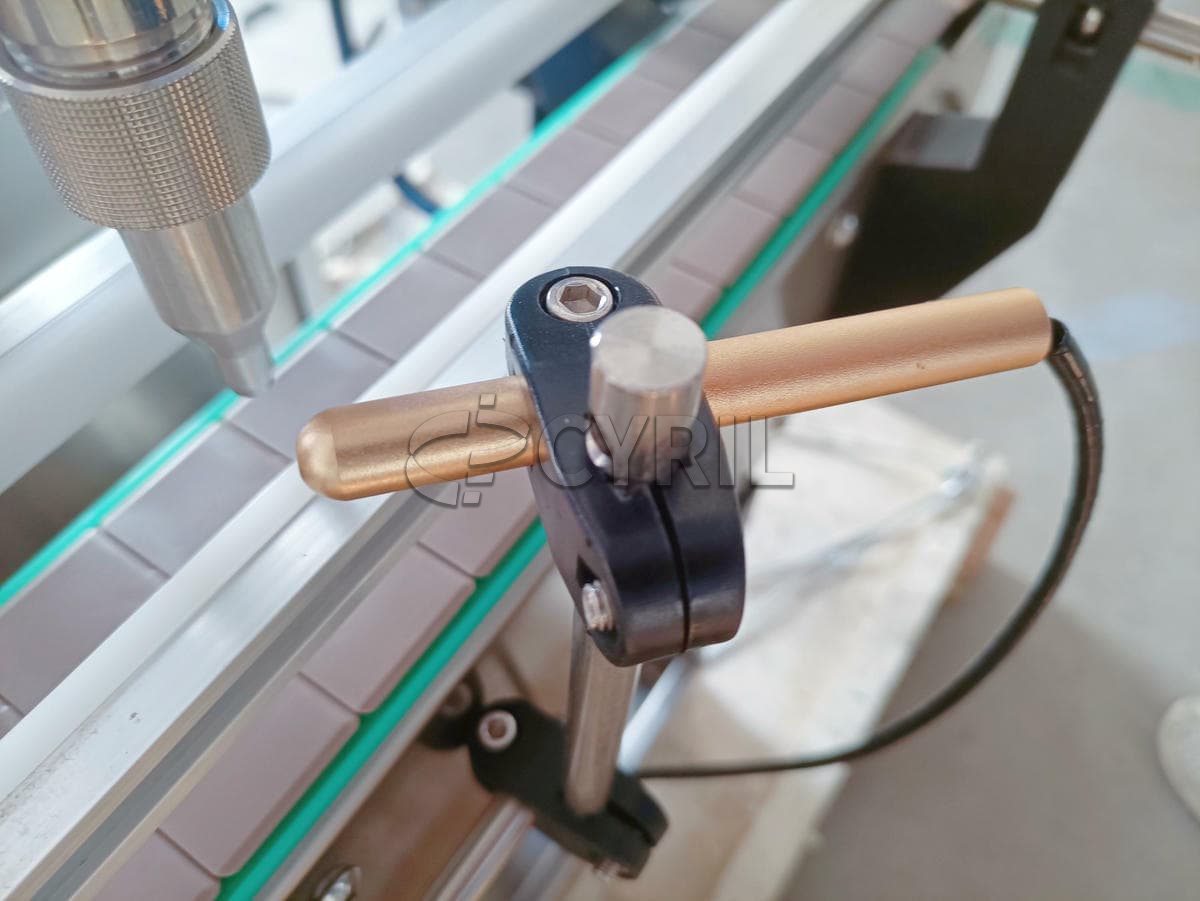Fully automatic single-head servo gear pump filling machine