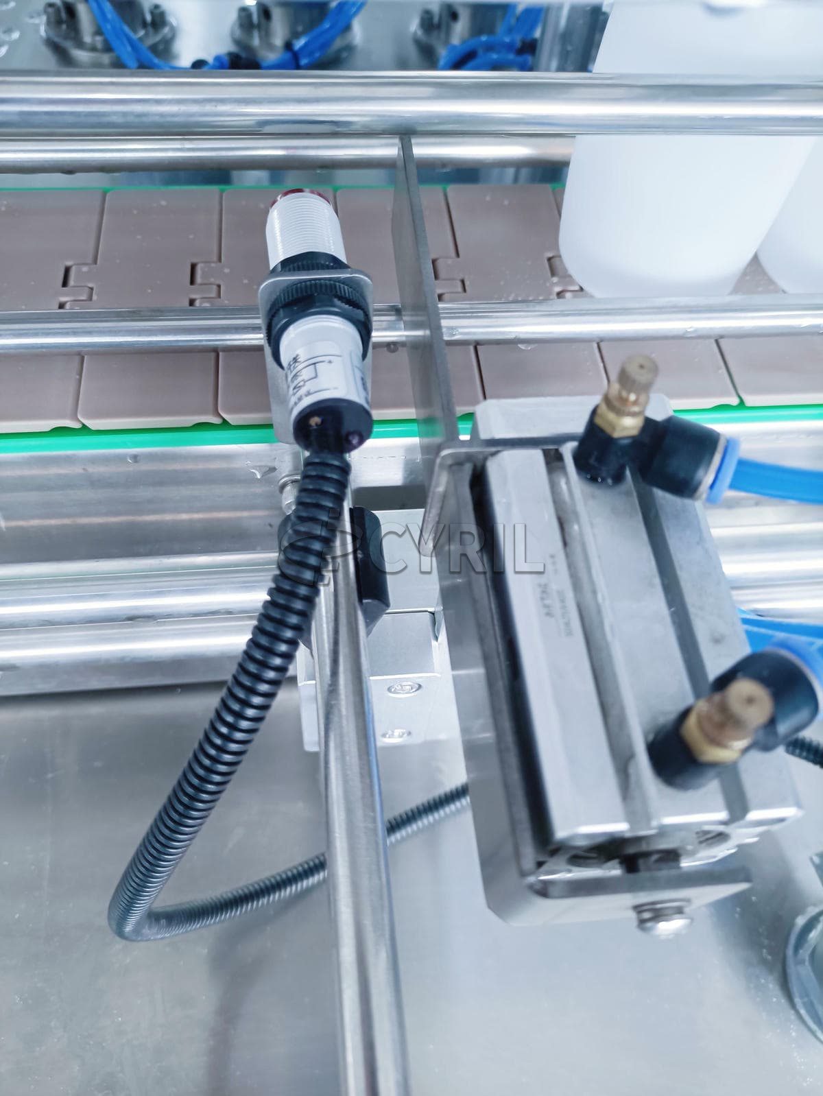 Fully automatic six-head paste filling machine