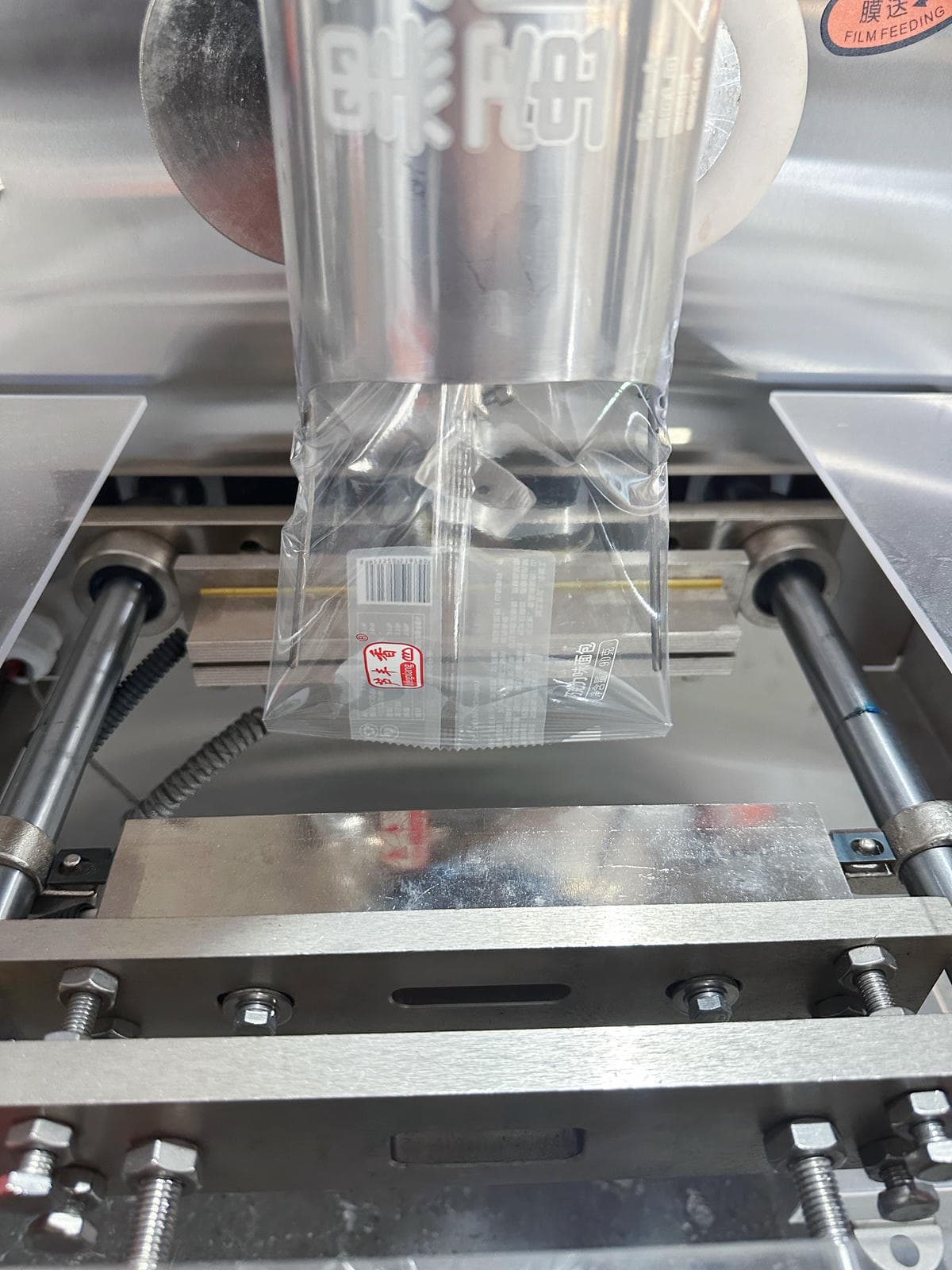 Powder packaging machine-flat push-back sealing