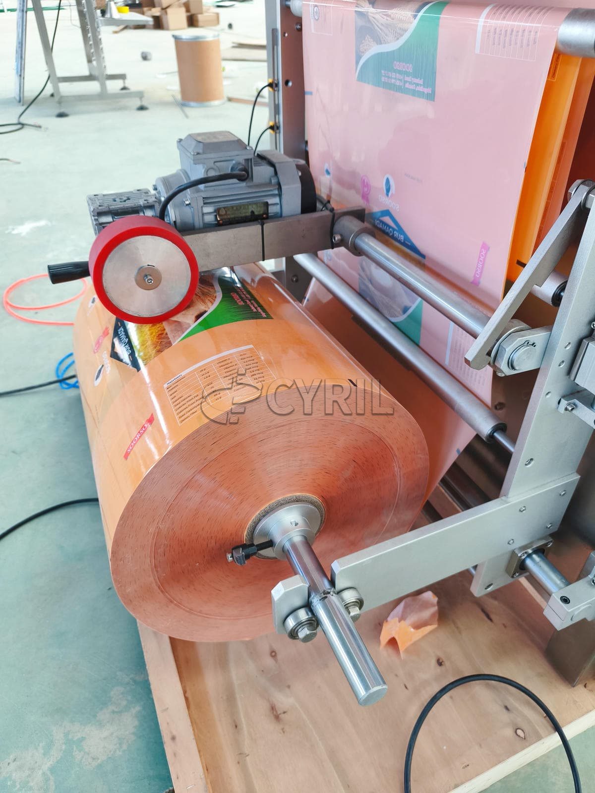 Lapel powder packaging machine + pin