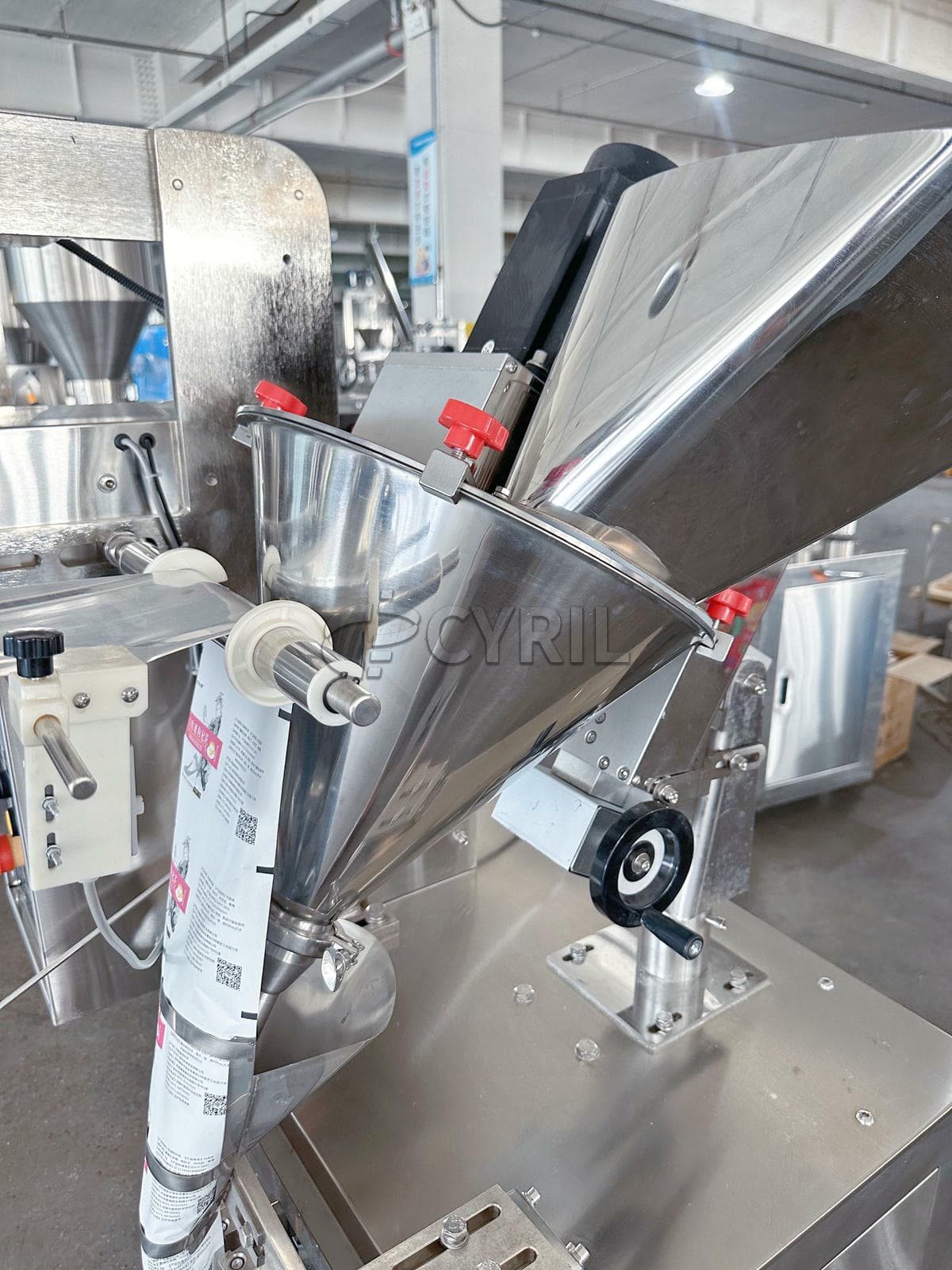 Powder packaging machine + inclined push