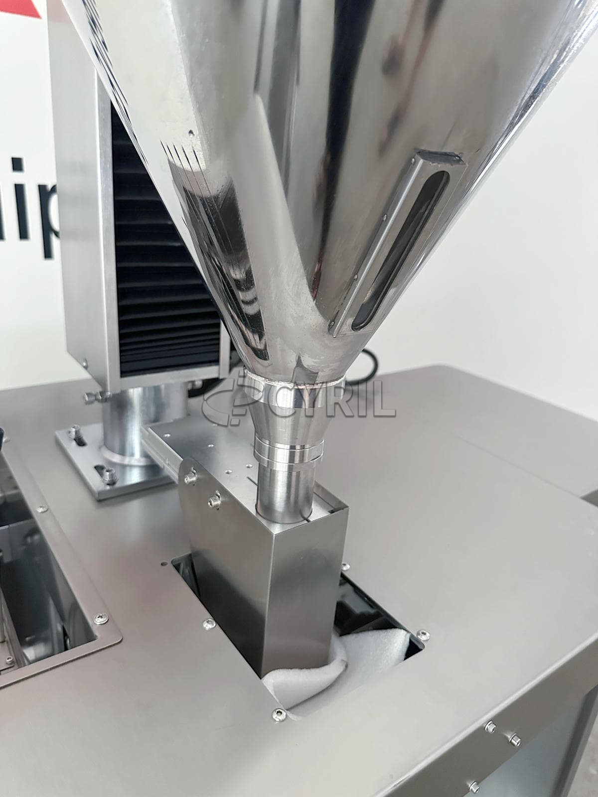 Small powder horizontal bag packaging machine