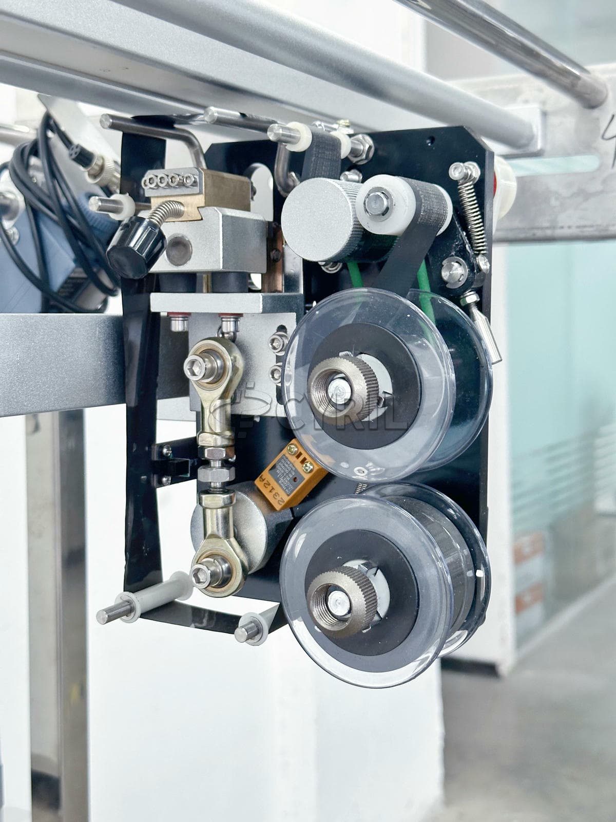 Granule packaging machine + packaging machine + coding - small + four-side sealing