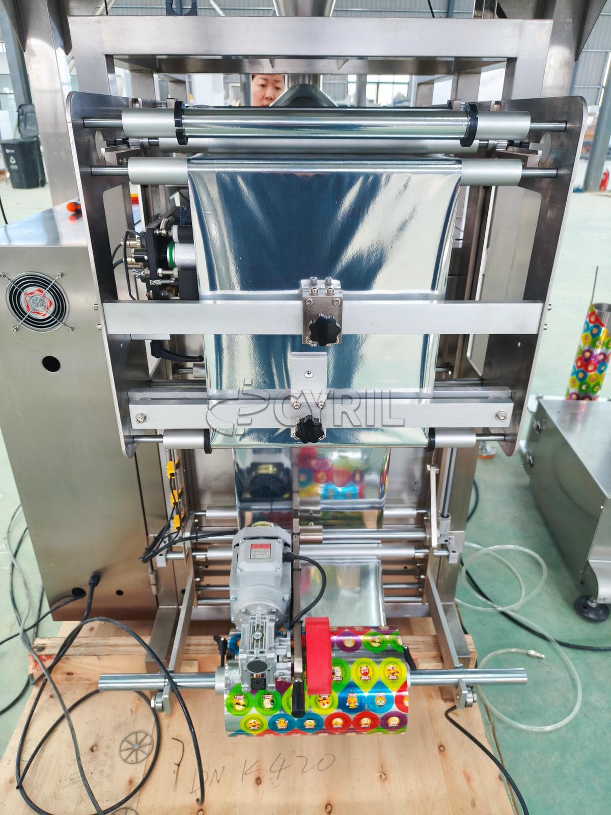Ten-head lapel packaging machine + Z font lifting machine