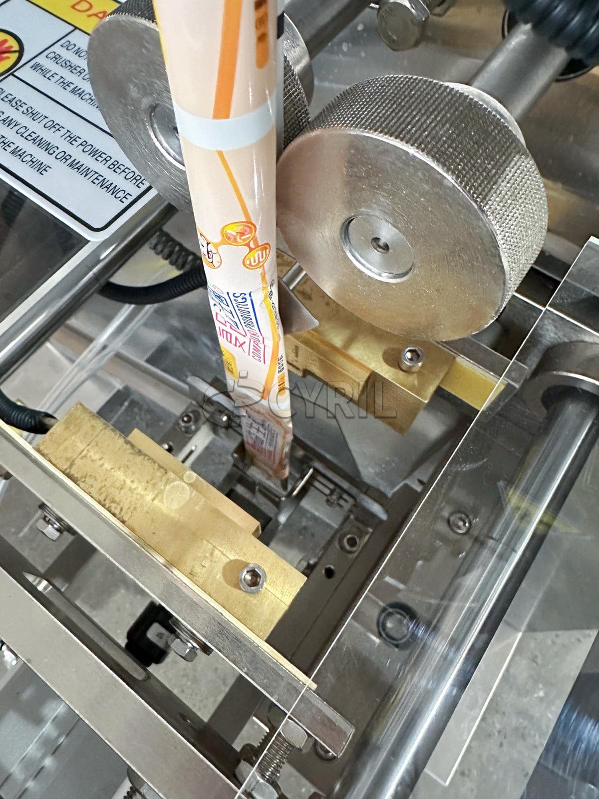 Liquid packaging machine-back seal-rounded corners and special shapes