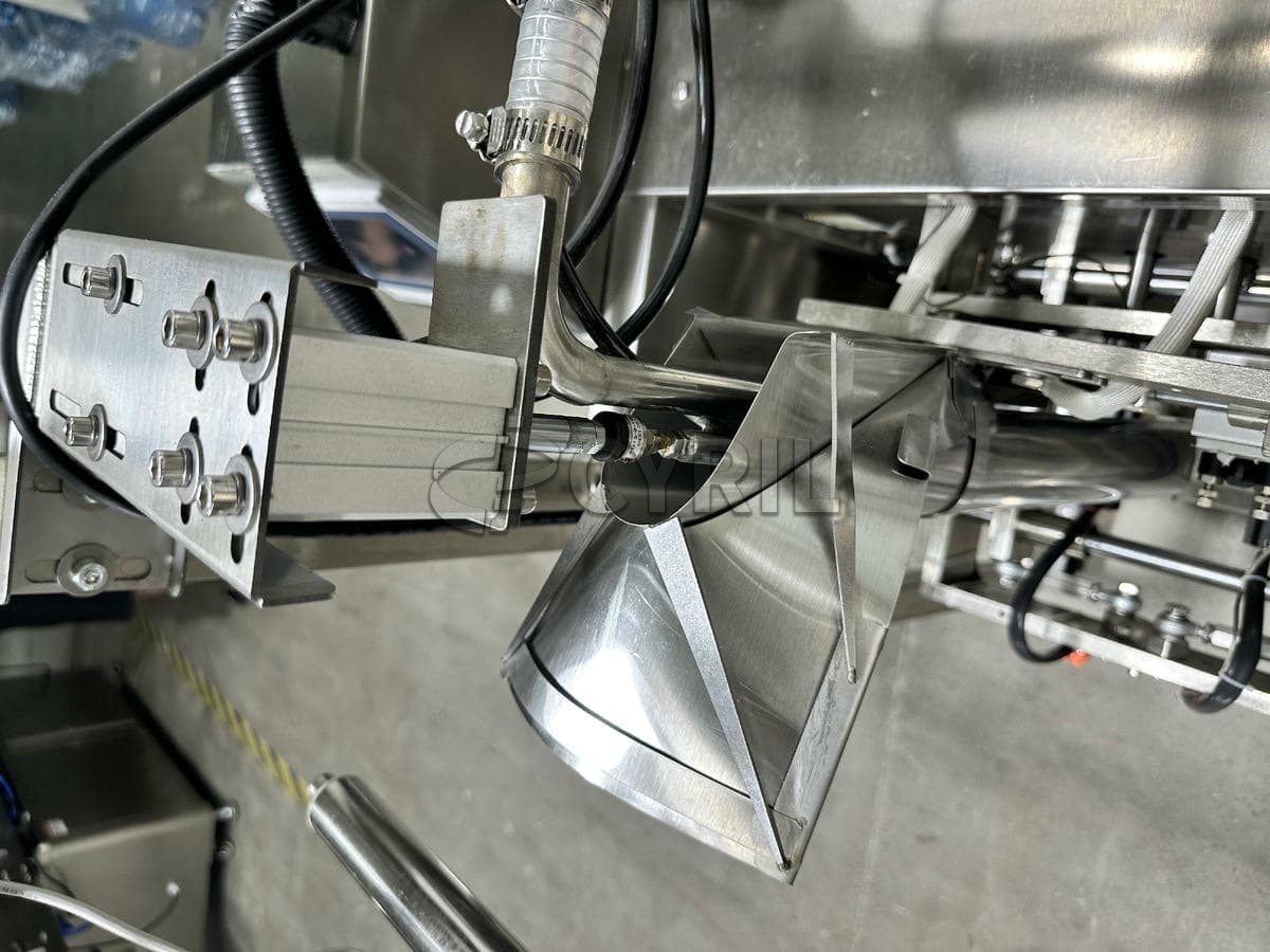 Liquid packaging machine + mixing + three-side sealing