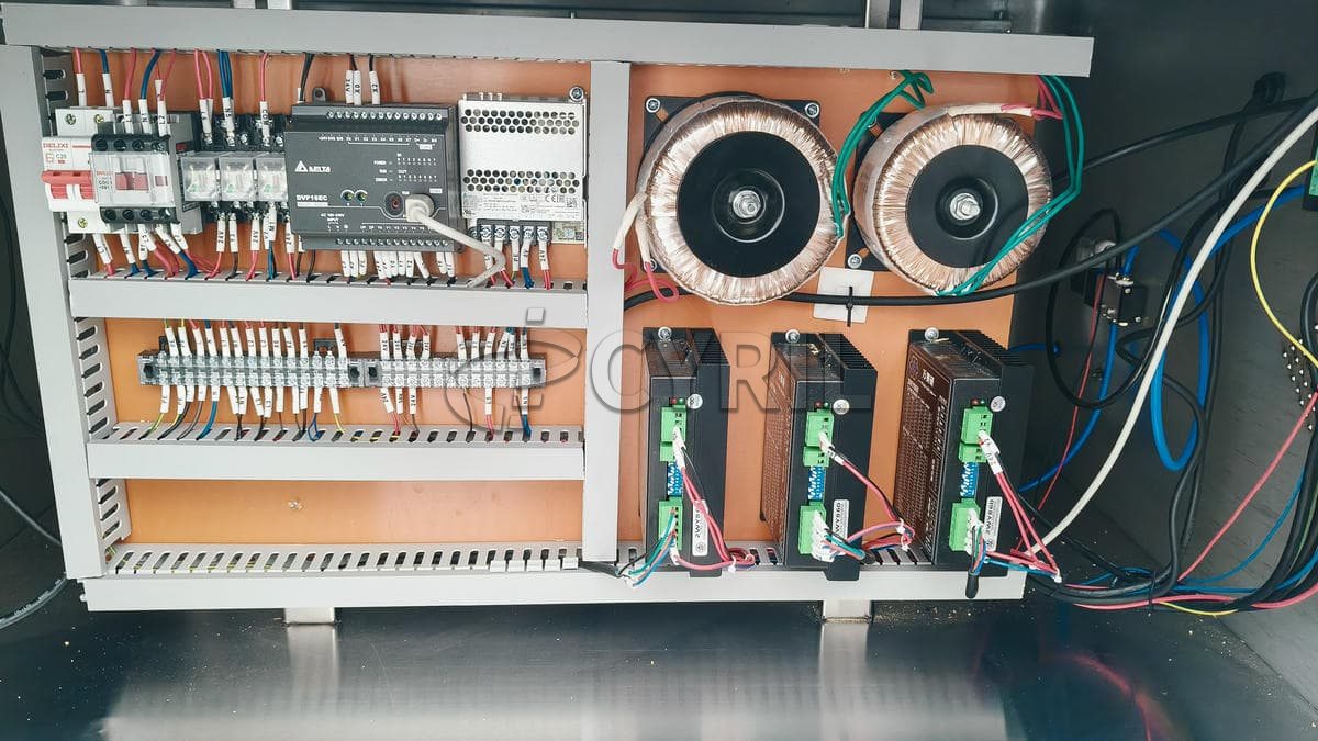 Side labeling machine