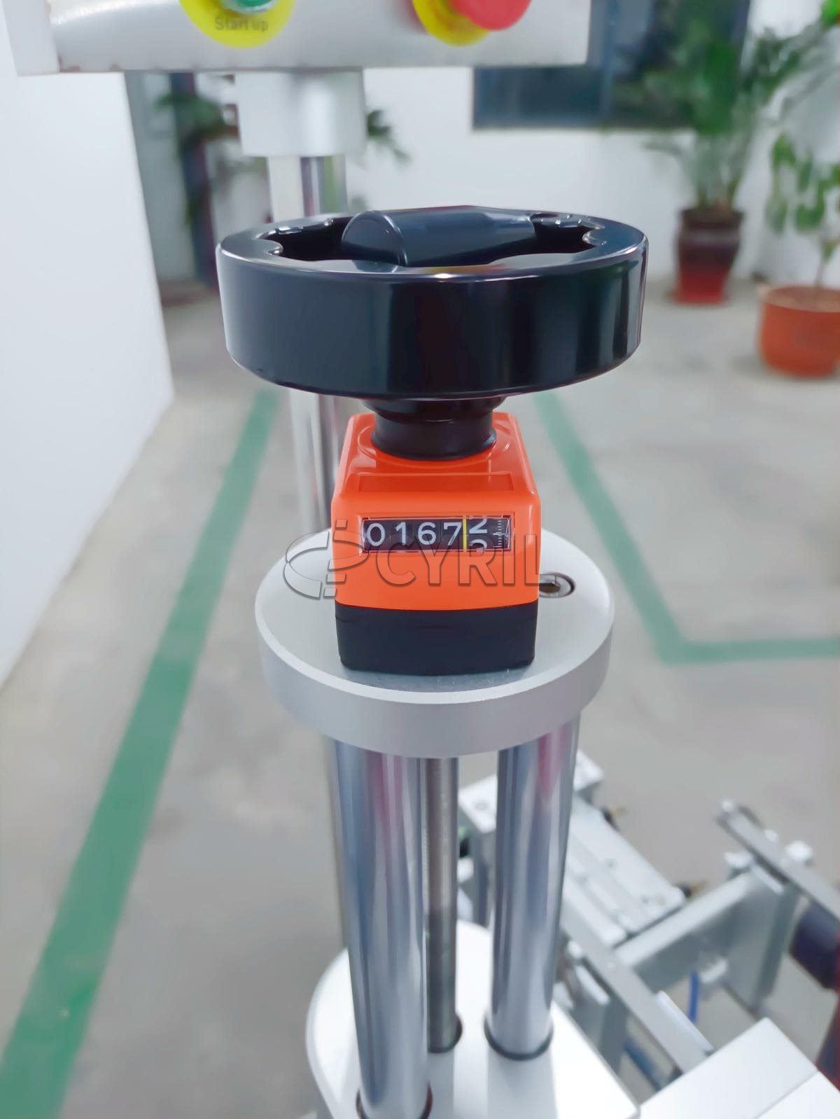 Fully automatic grease barrel labeling machine
