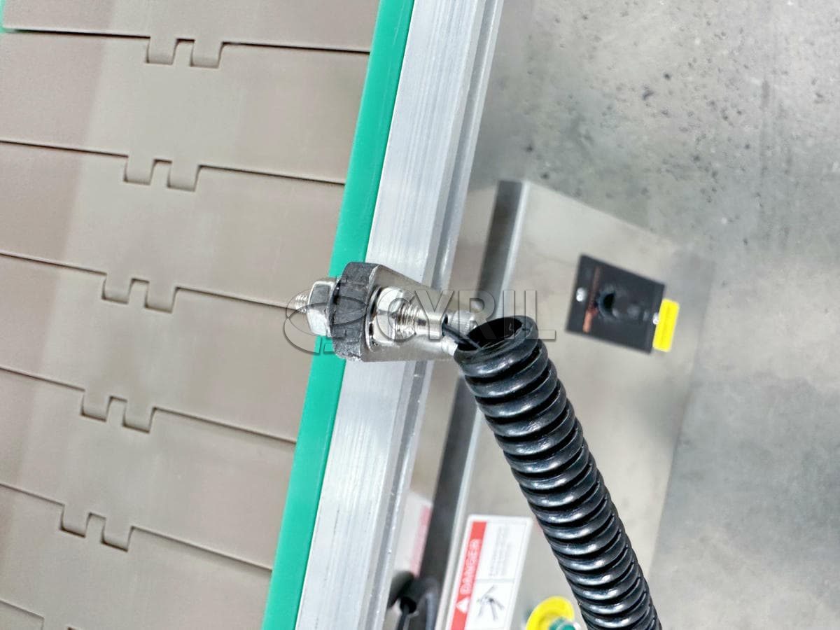 Desktop single side labeling machine