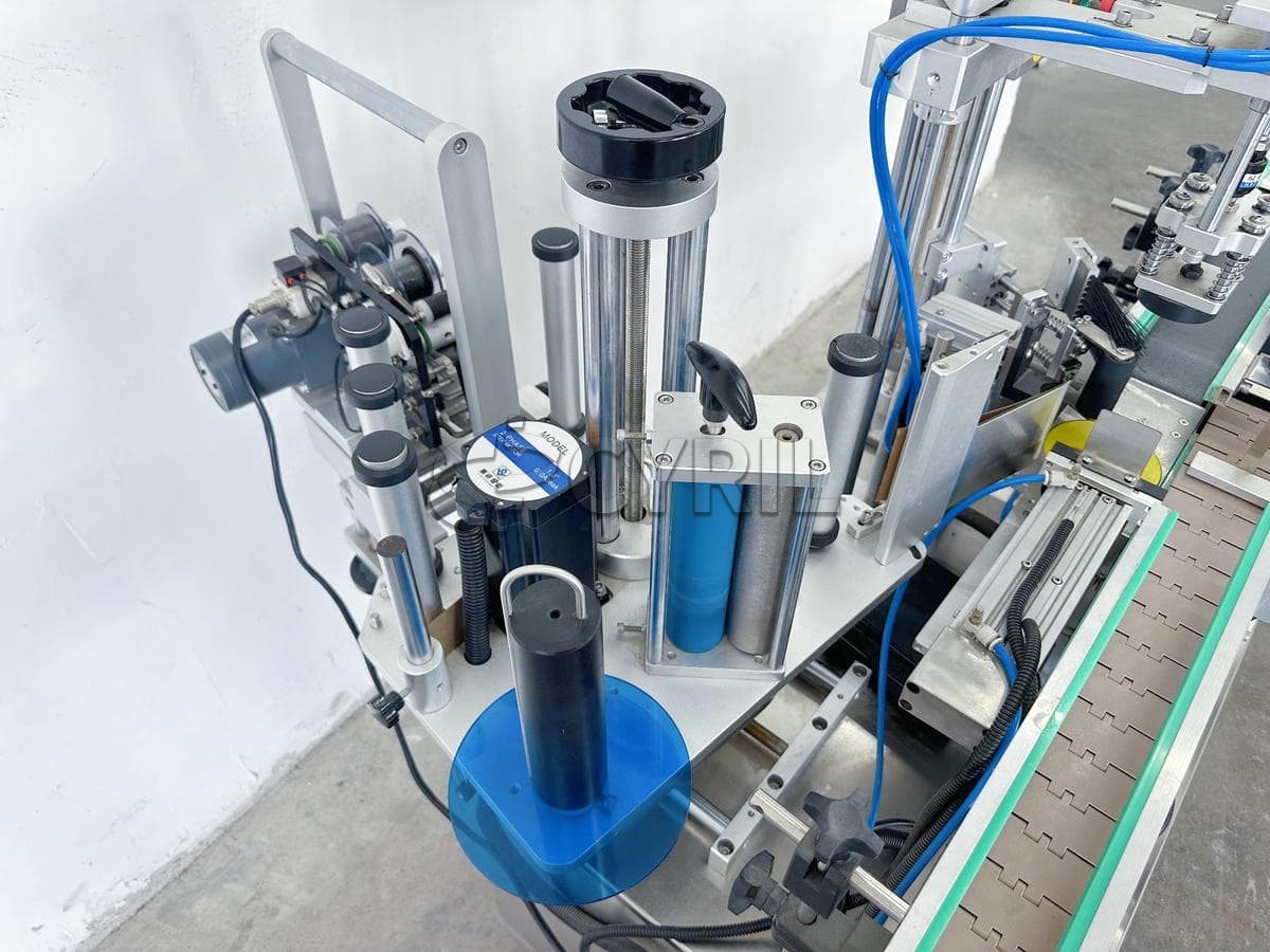 Fully automatic multi-sided bottle labeling machine