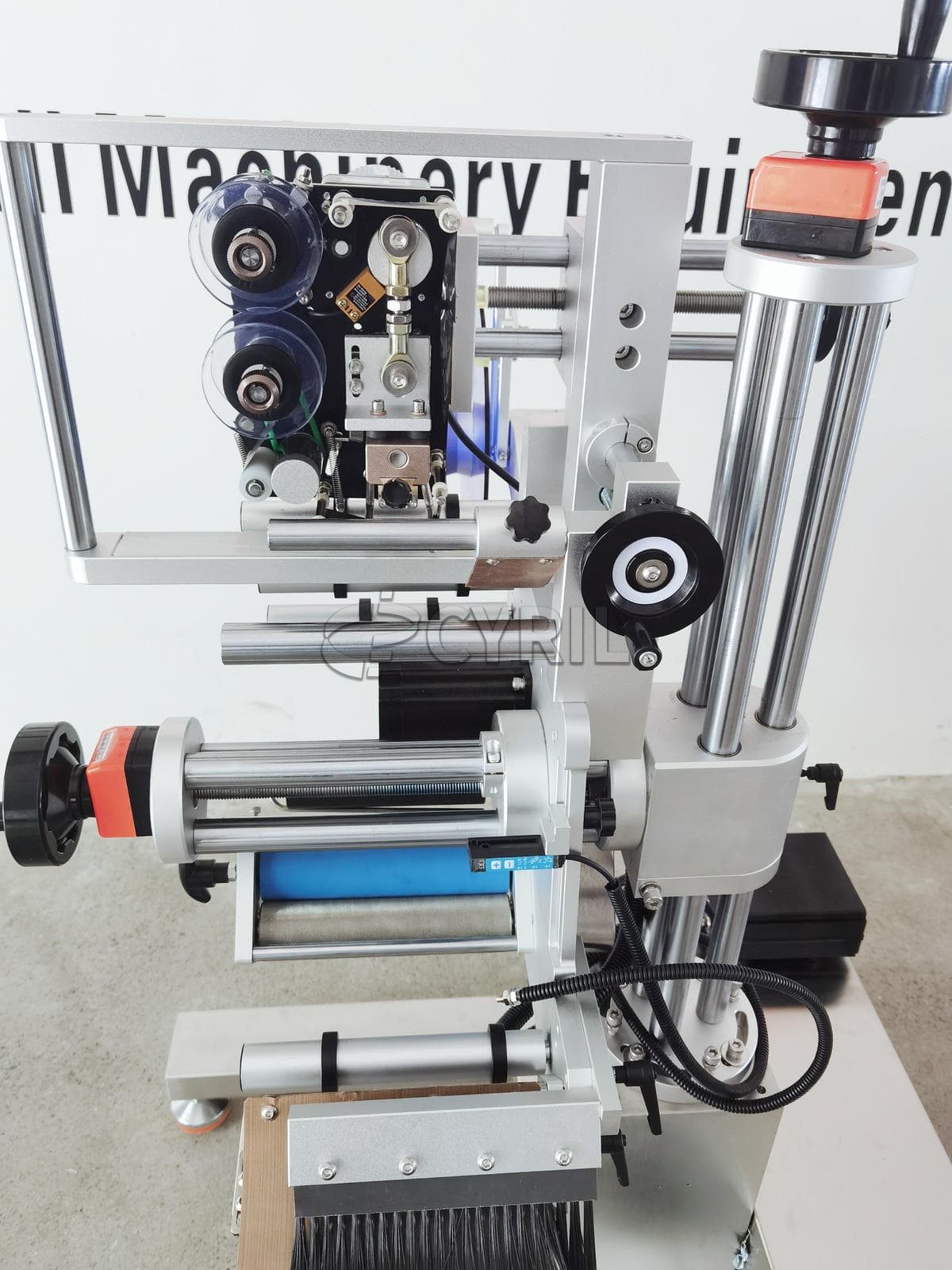 Assembly line labeling machine+flat type