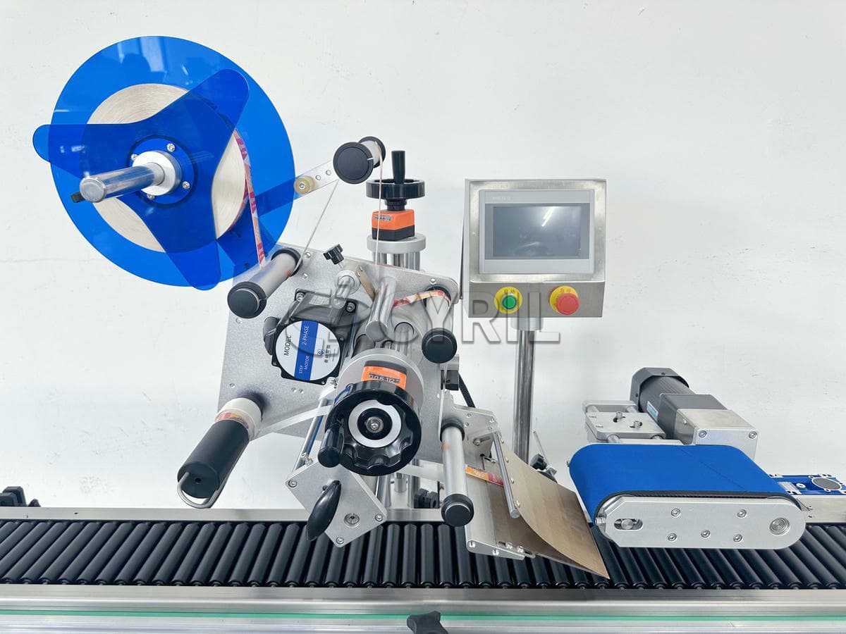 Fully automatic roller flat labeling machine