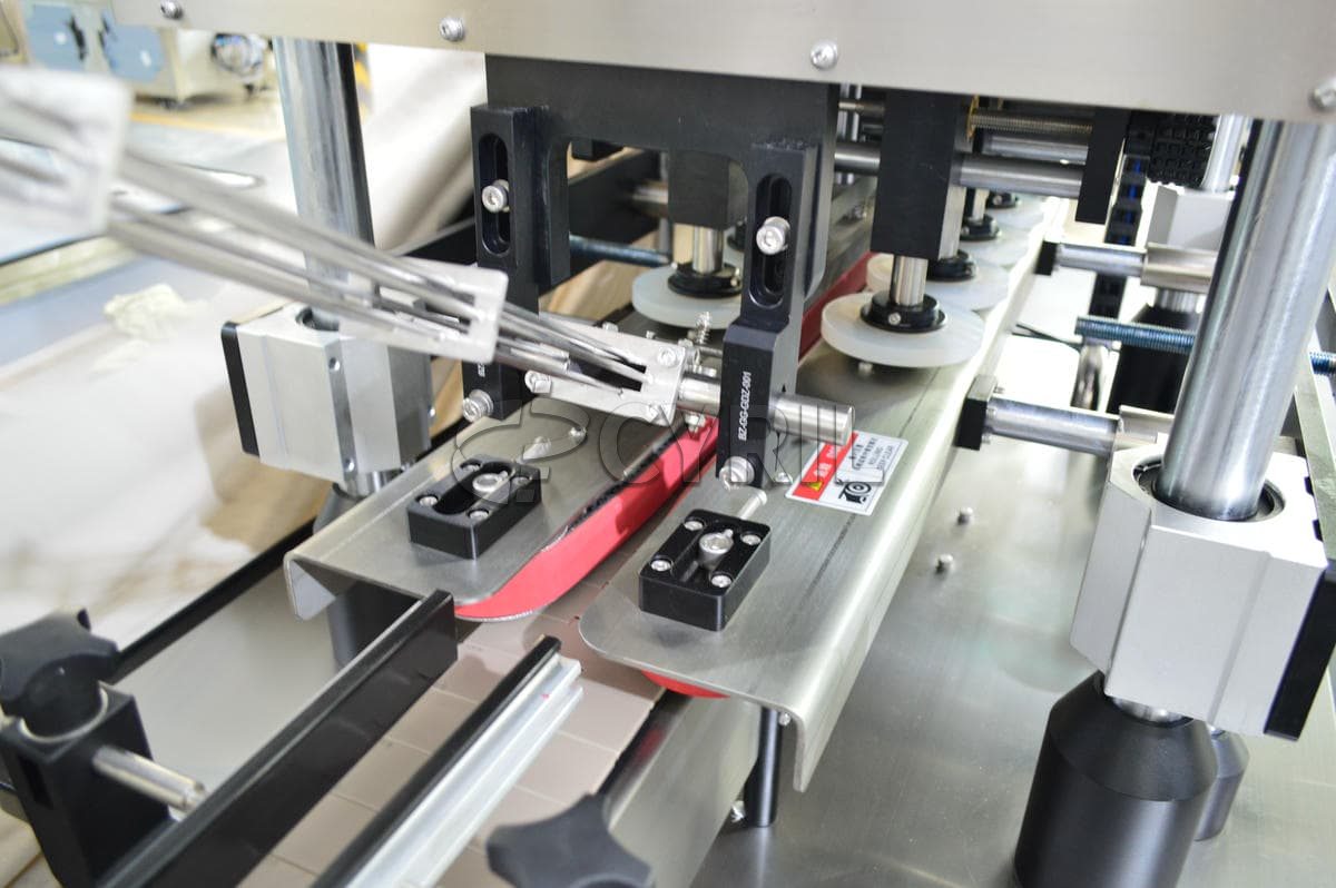 High speed continuous capping machine