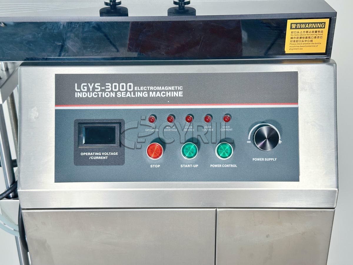Vertical aluminum foil water-cooled sealing machine