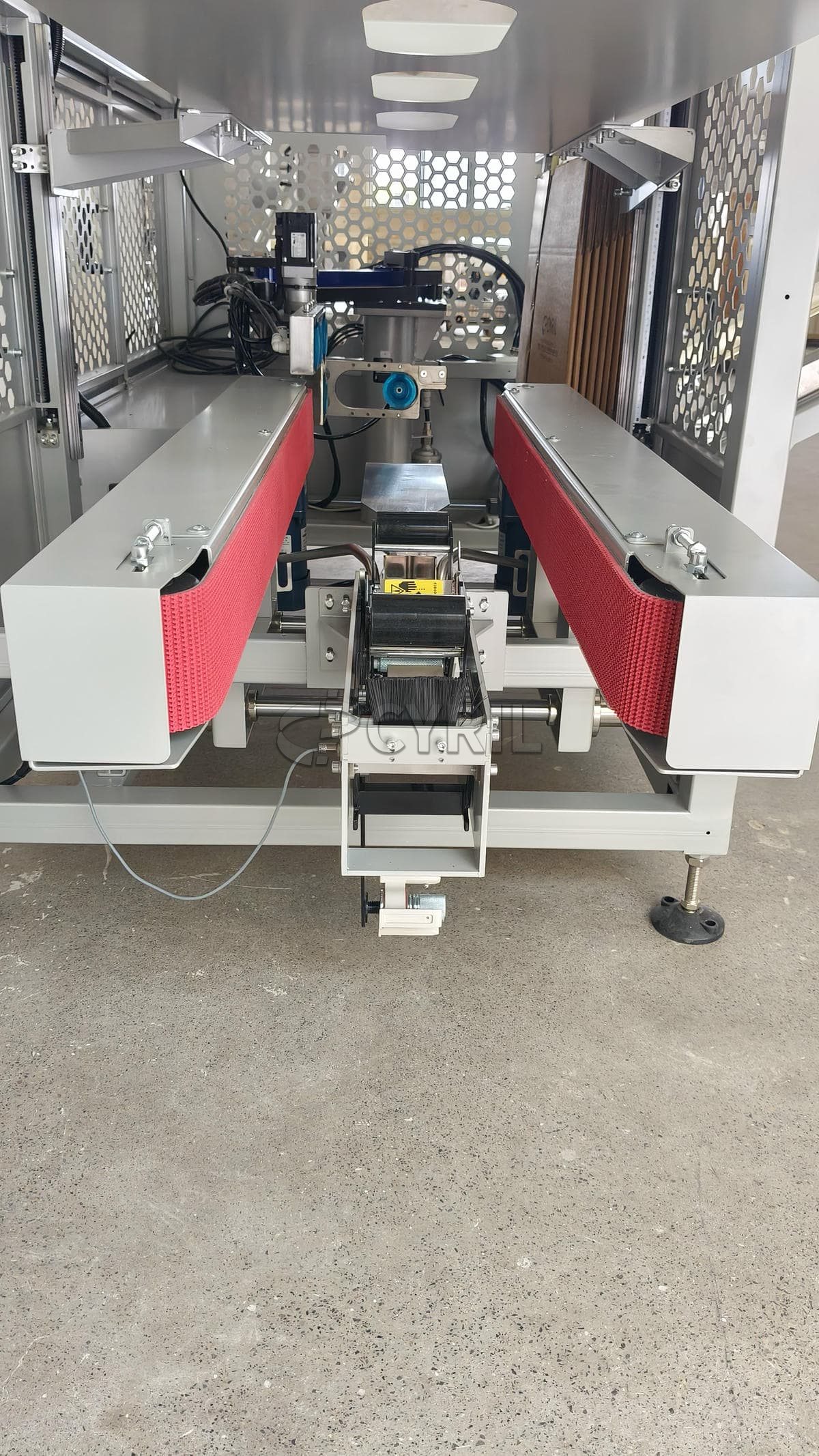 Unpacking and sealing machine