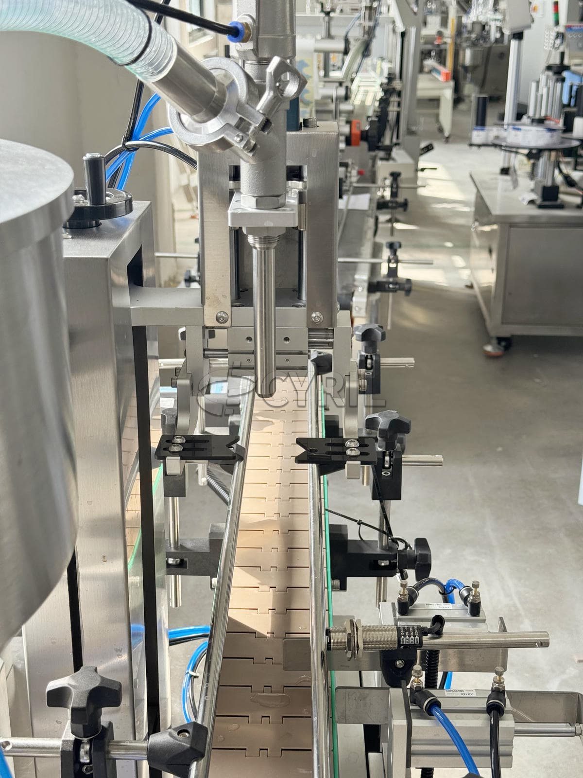 Single head gear pump round bucket filling machine