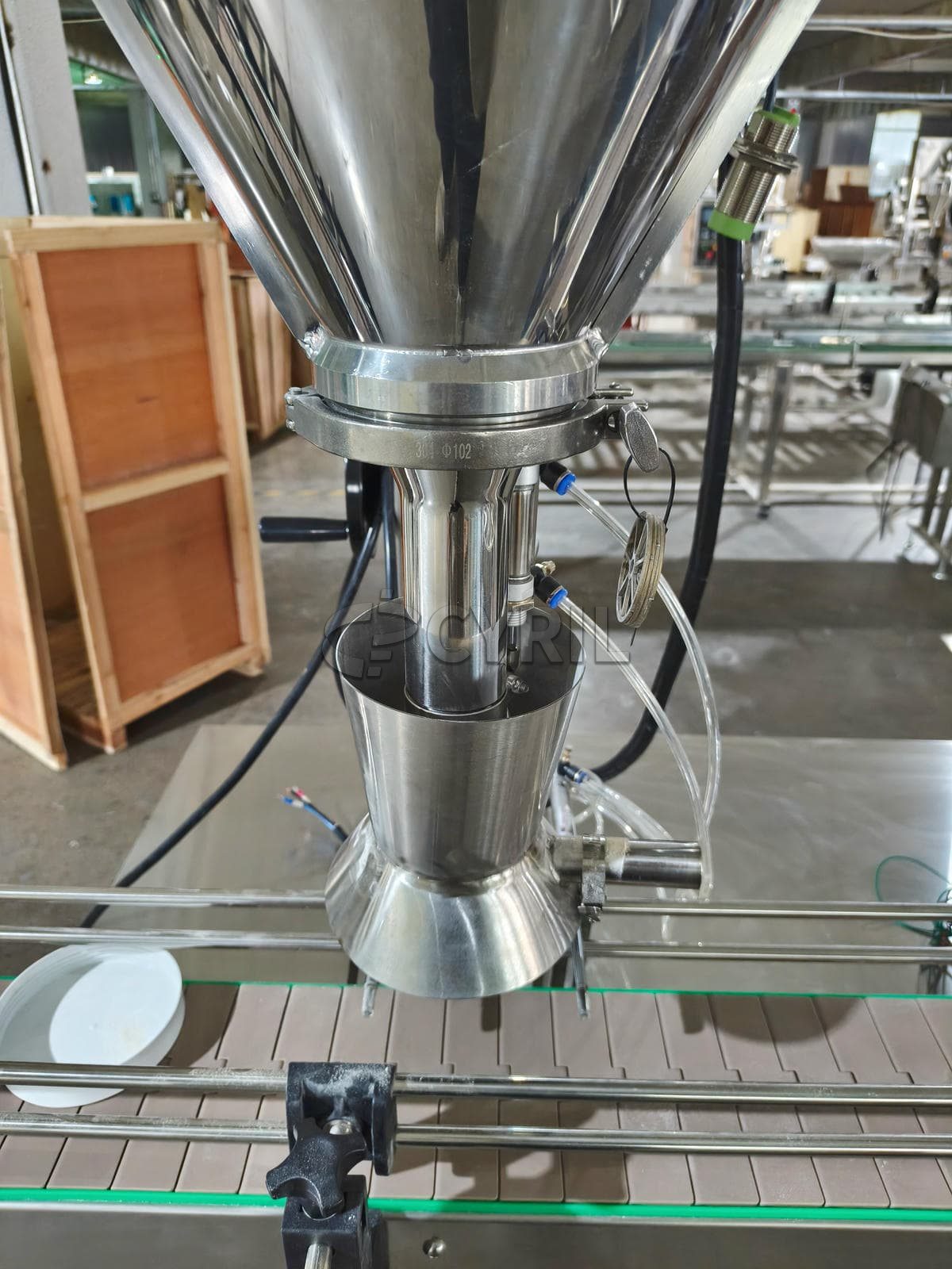 Square bucket loading powder filling machine