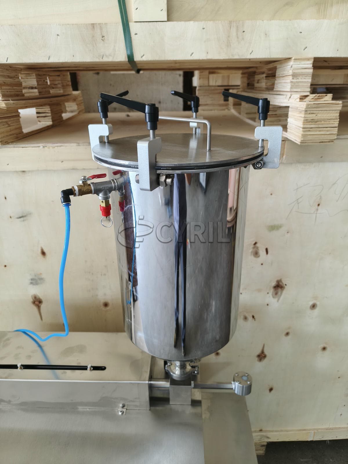 Needle filling machine