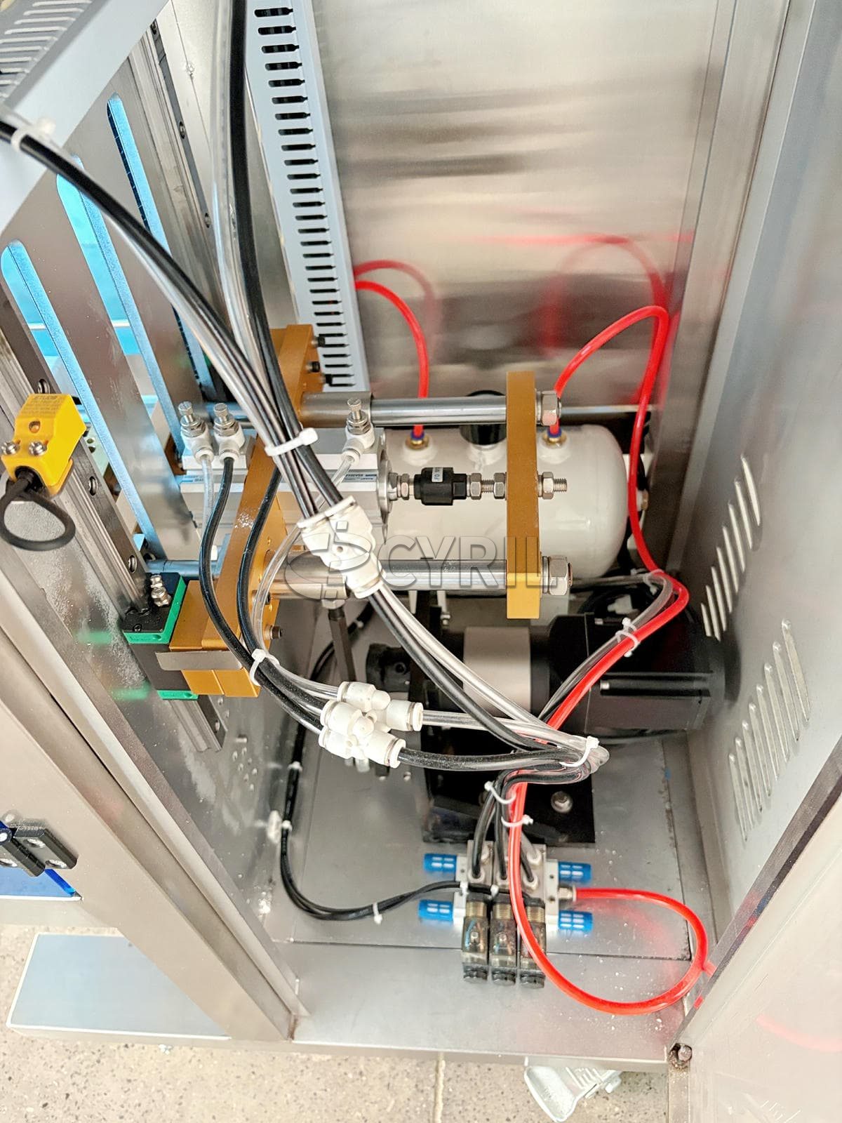Rounded corner special-shaped powder packaging machine