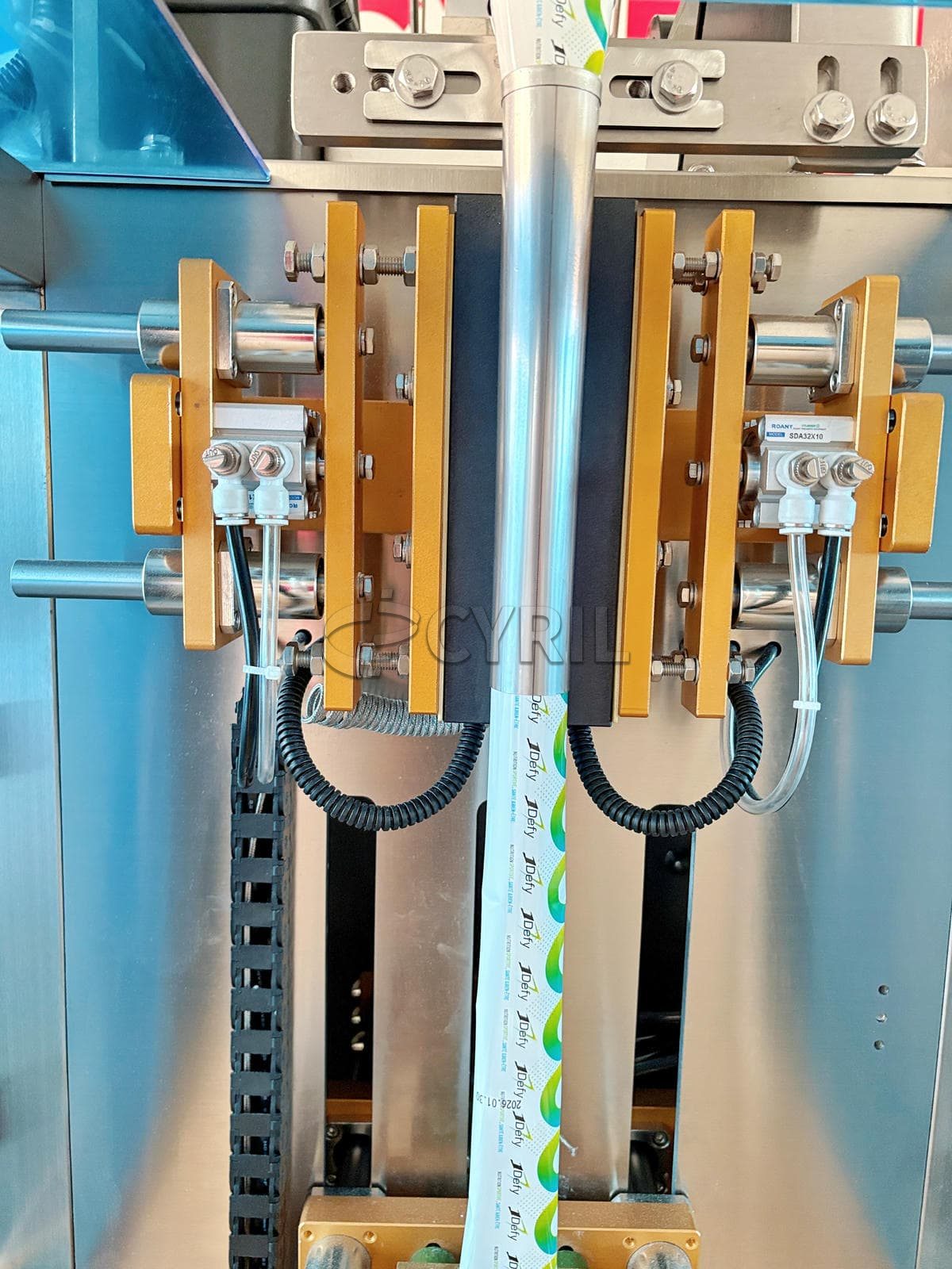 Rounded corner special-shaped powder packaging machine