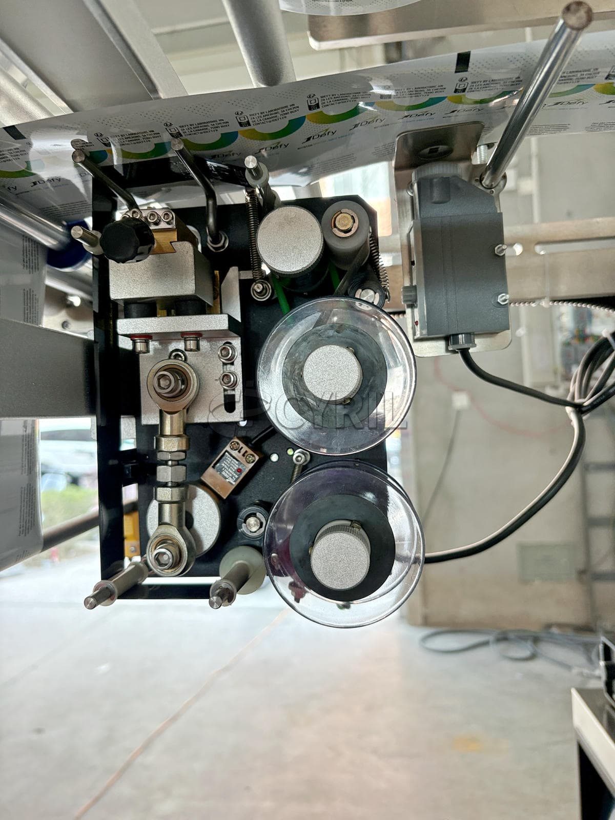 Rounded corner special-shaped powder packaging machine
