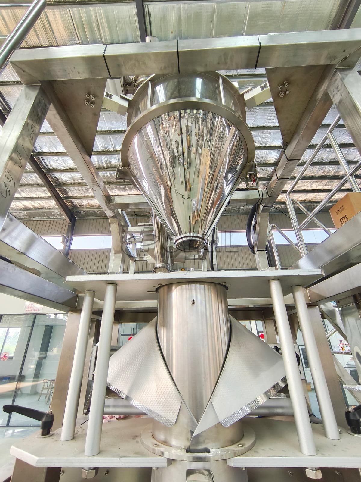 Large powder packaging machine