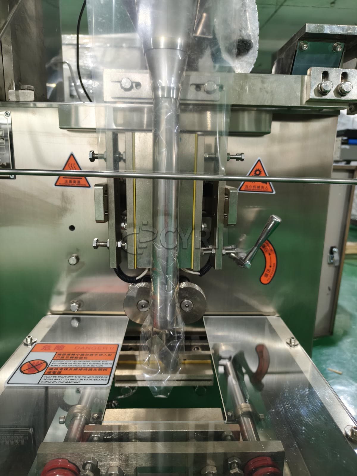 Incline push back seal transparent bag powder packaging machine