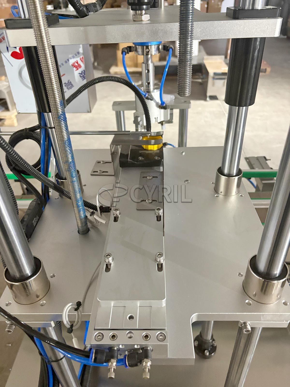 Capping and capping machine