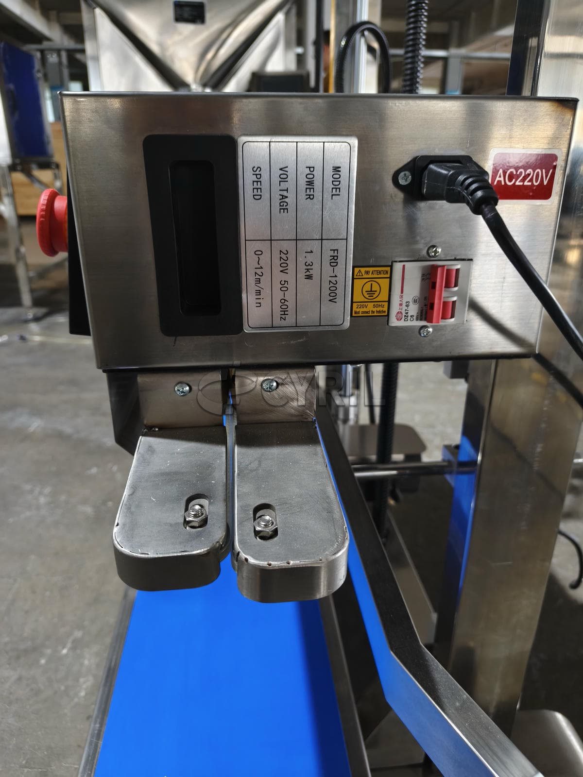 Vertical sealing machine