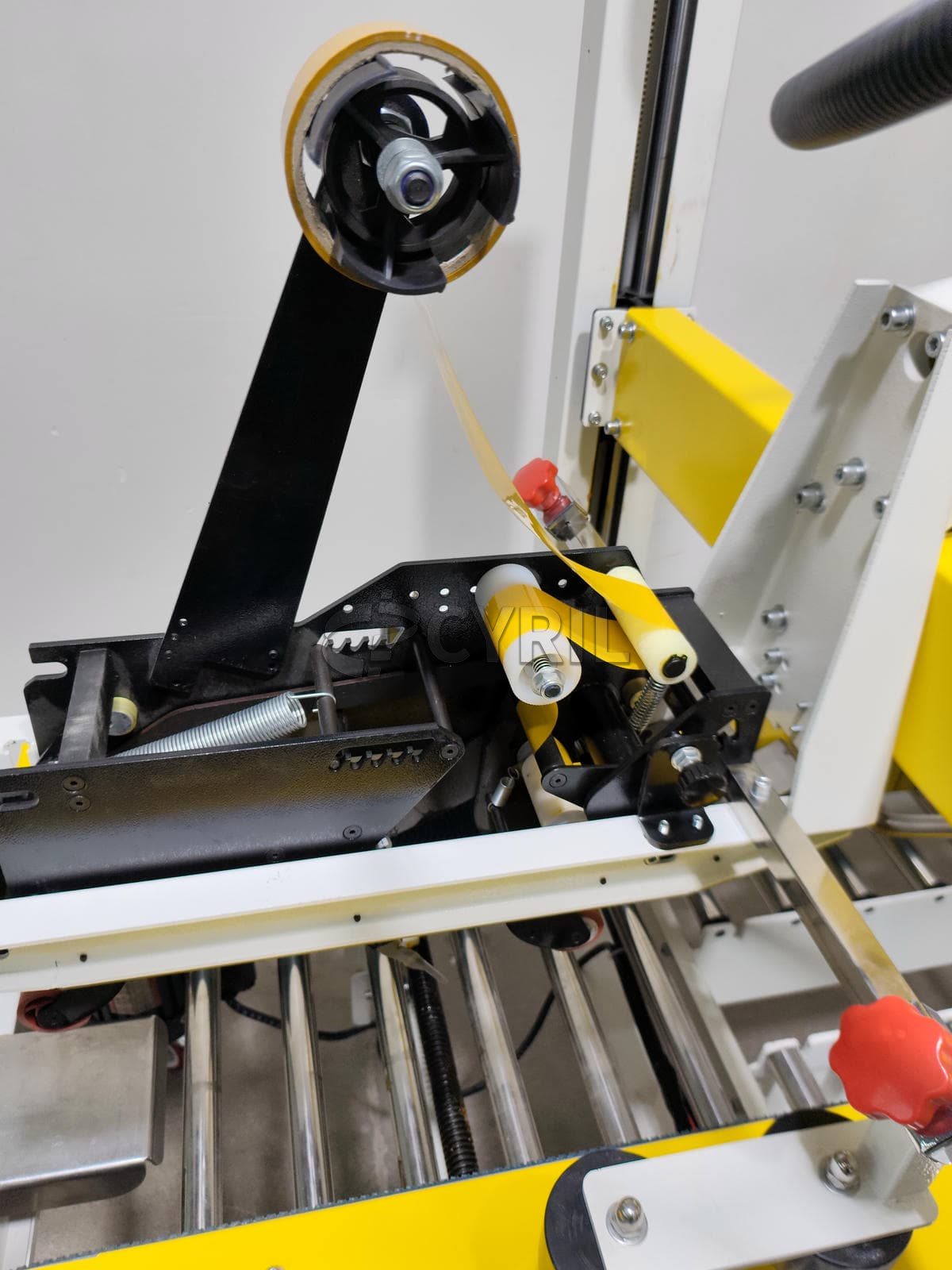 Sealing machine
