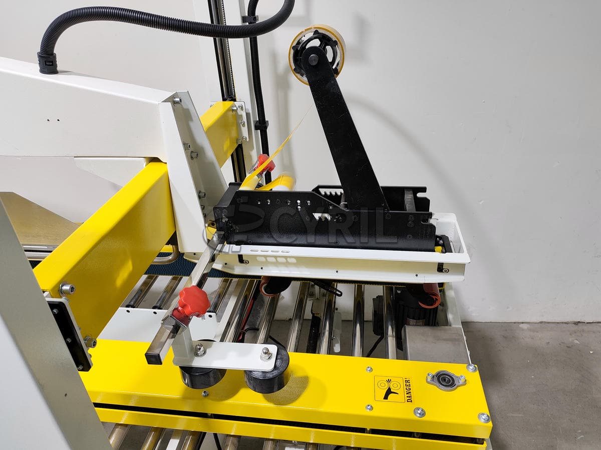 Sealing machine