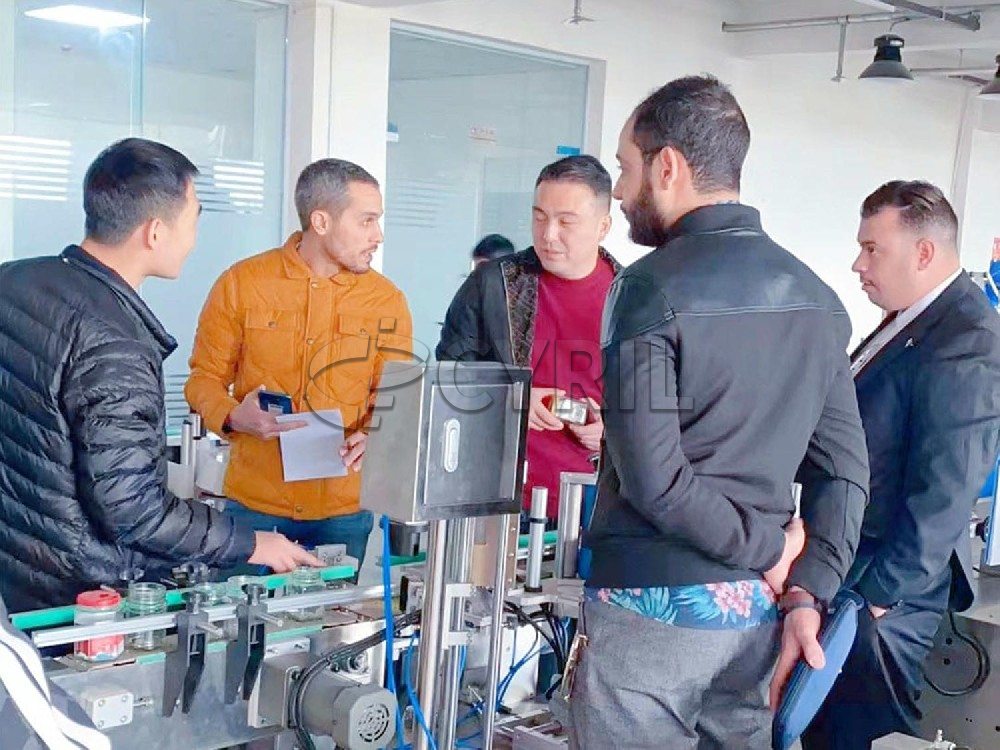 Labeling machines in the pharmaceutical industry are favored by customers! After the on-site test, the customer confirms the order on the spot