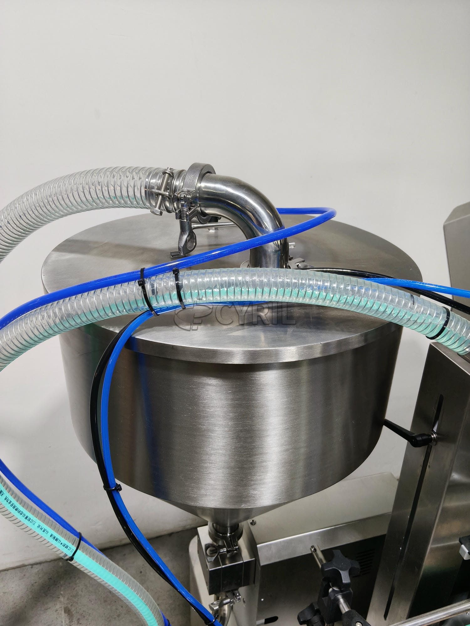 Fully automatic single-head gear pump filling machine