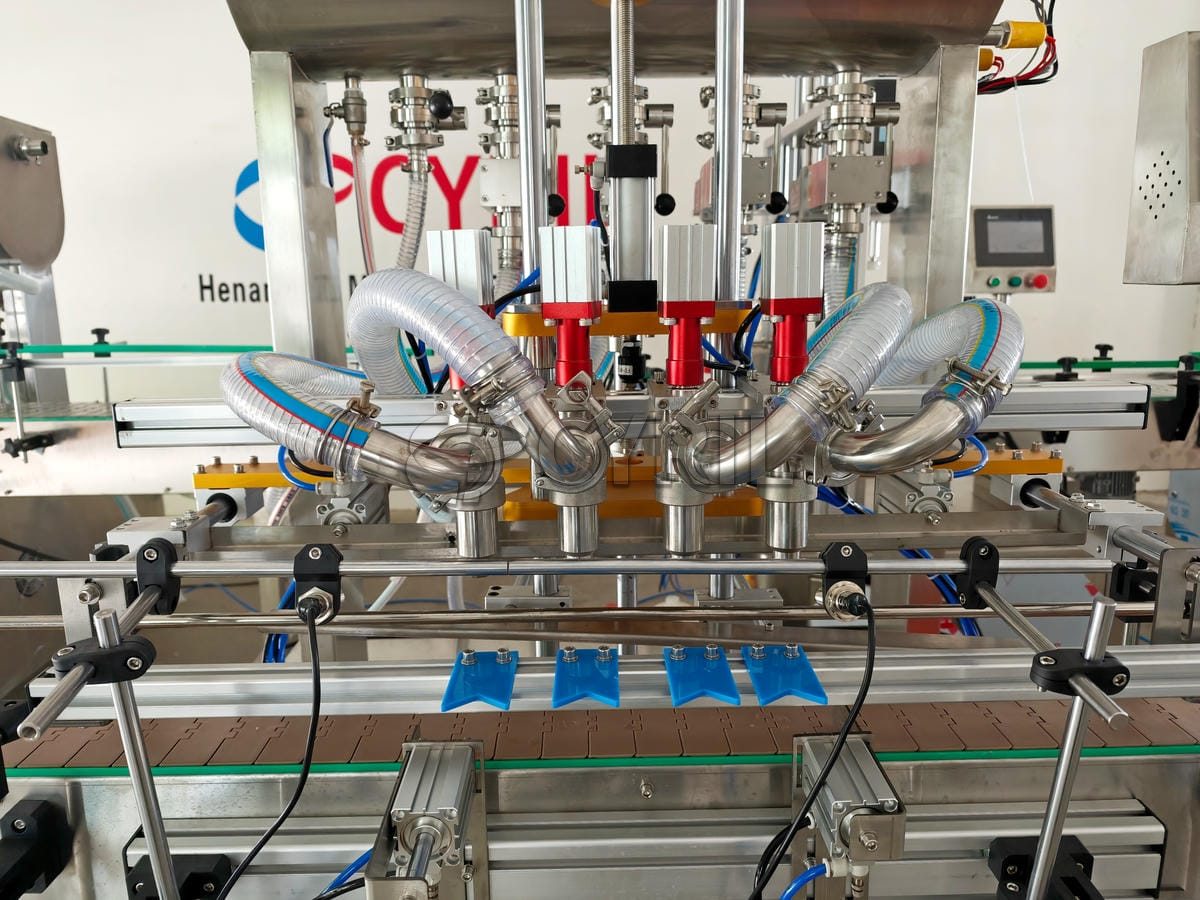 Four-head gear pump filling machine