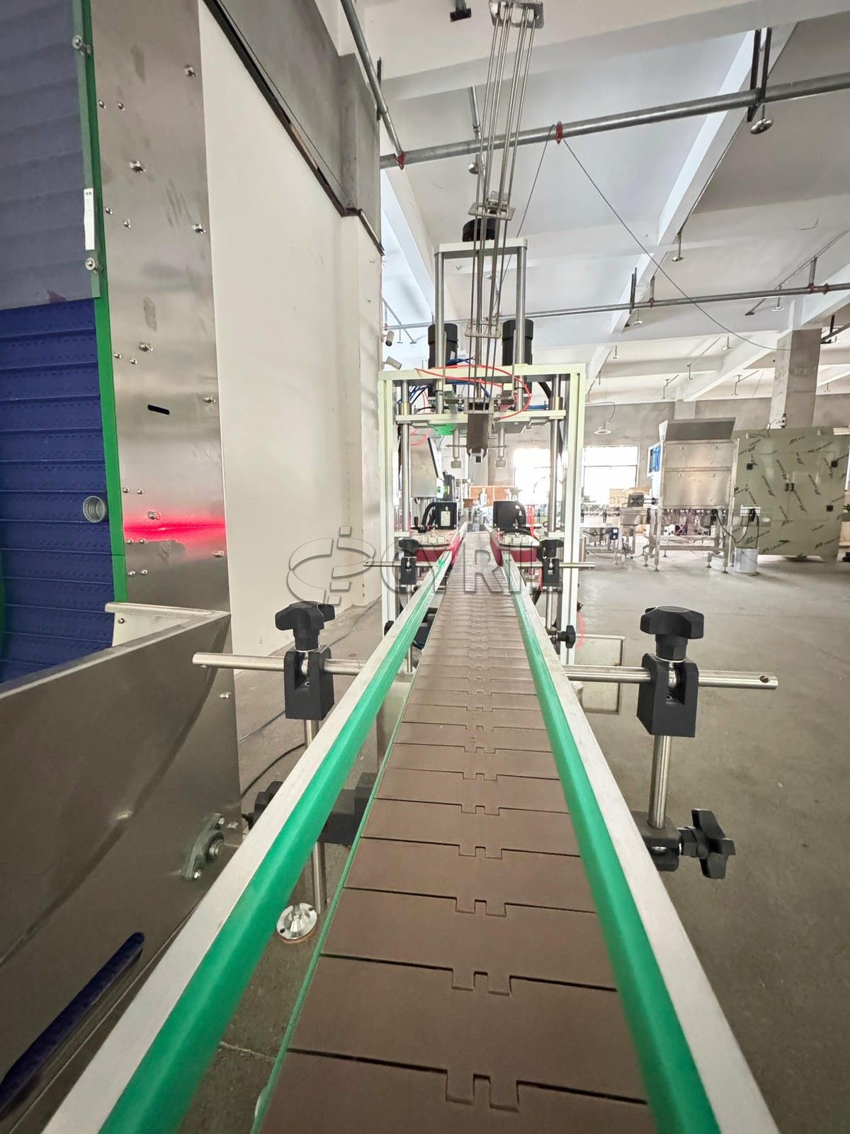 Four-wheel capping machine + bottle cap elevator