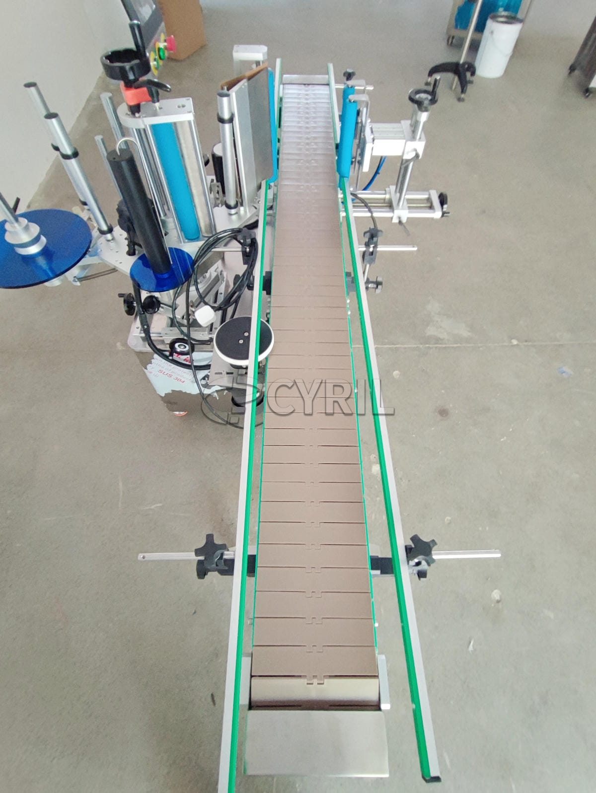 Fully automatic round bottle positioning labeling machine