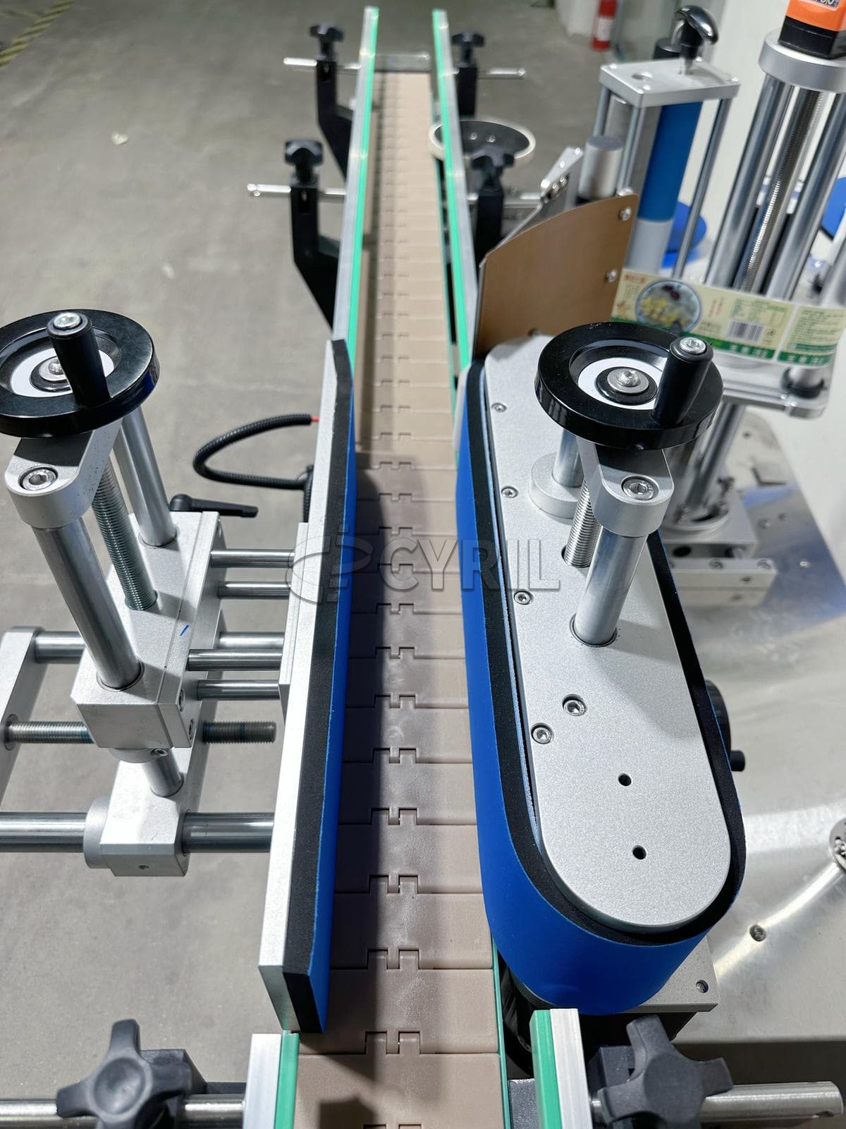 圆瓶搓滚贴标机