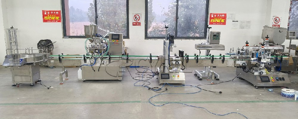 Desktop double-head rotor pump filling machine + four-wheel capping + aluminum foil sealing + double-sided labeling + bottle sorting and collection