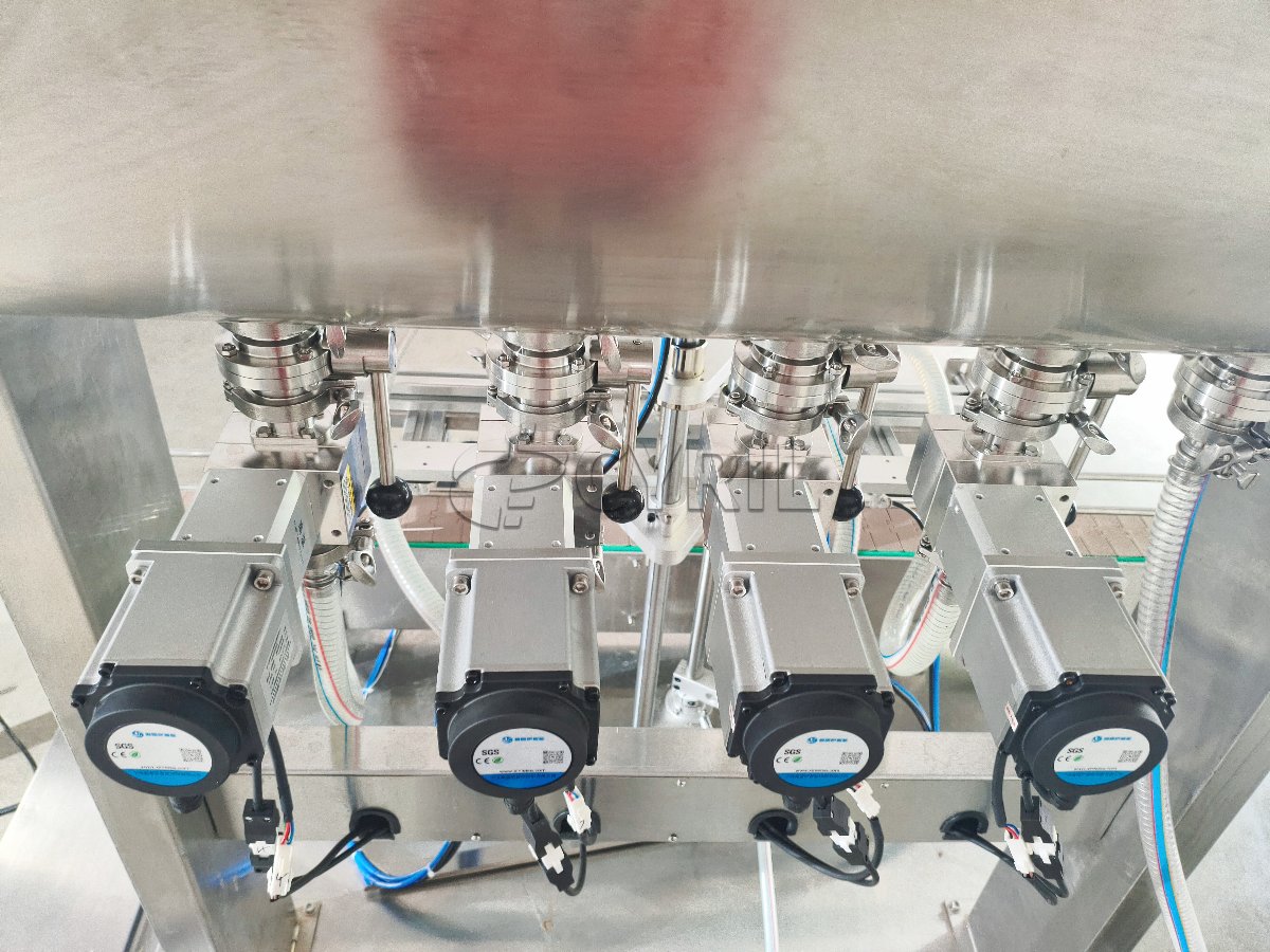 Four-head gear pump filling machine
