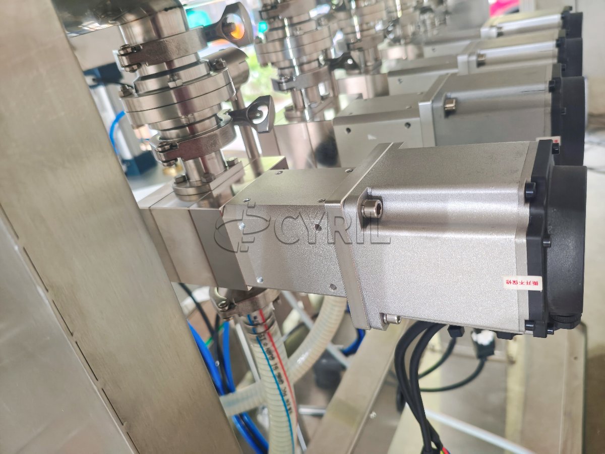 Four-head gear pump filling machine