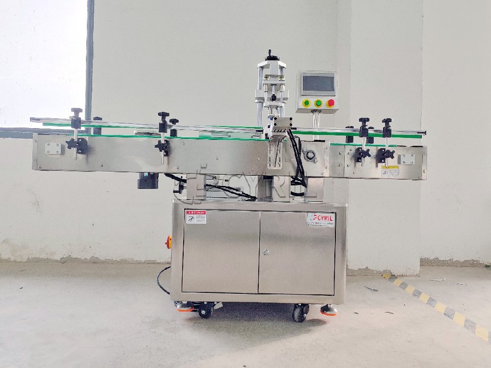 In which industries are labeling machines primarily used?