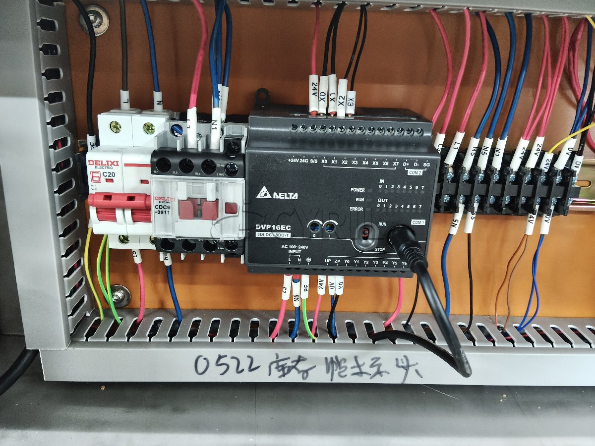 Inline Flat-Surface Labeling Machine