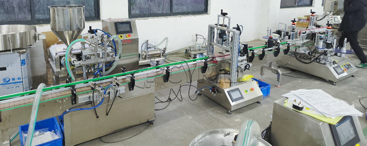 Desktop dual-head lobe pump filling machine + four-wheel alignment + double-sided labeling machine